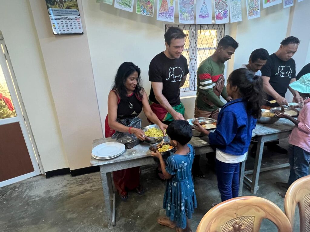 australian team serving